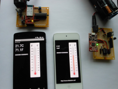Nexus 5 and iPod touch running Bluetooth thermometer apps