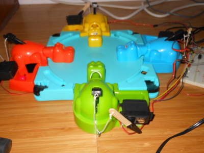 Hungry Hungry Hippos with a servo motor