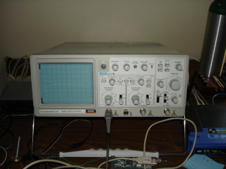 Oscilloscope servo signal